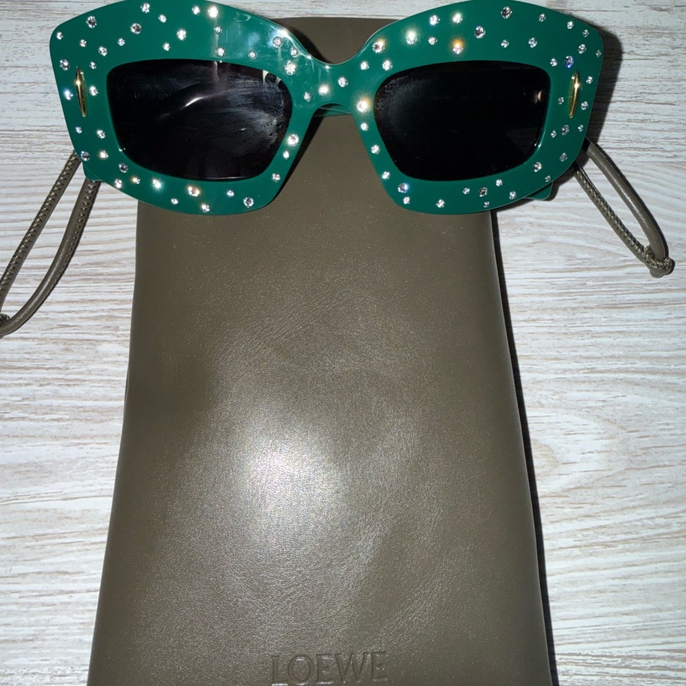 Loewe sunglasses NWOT - Picture 2 of 9